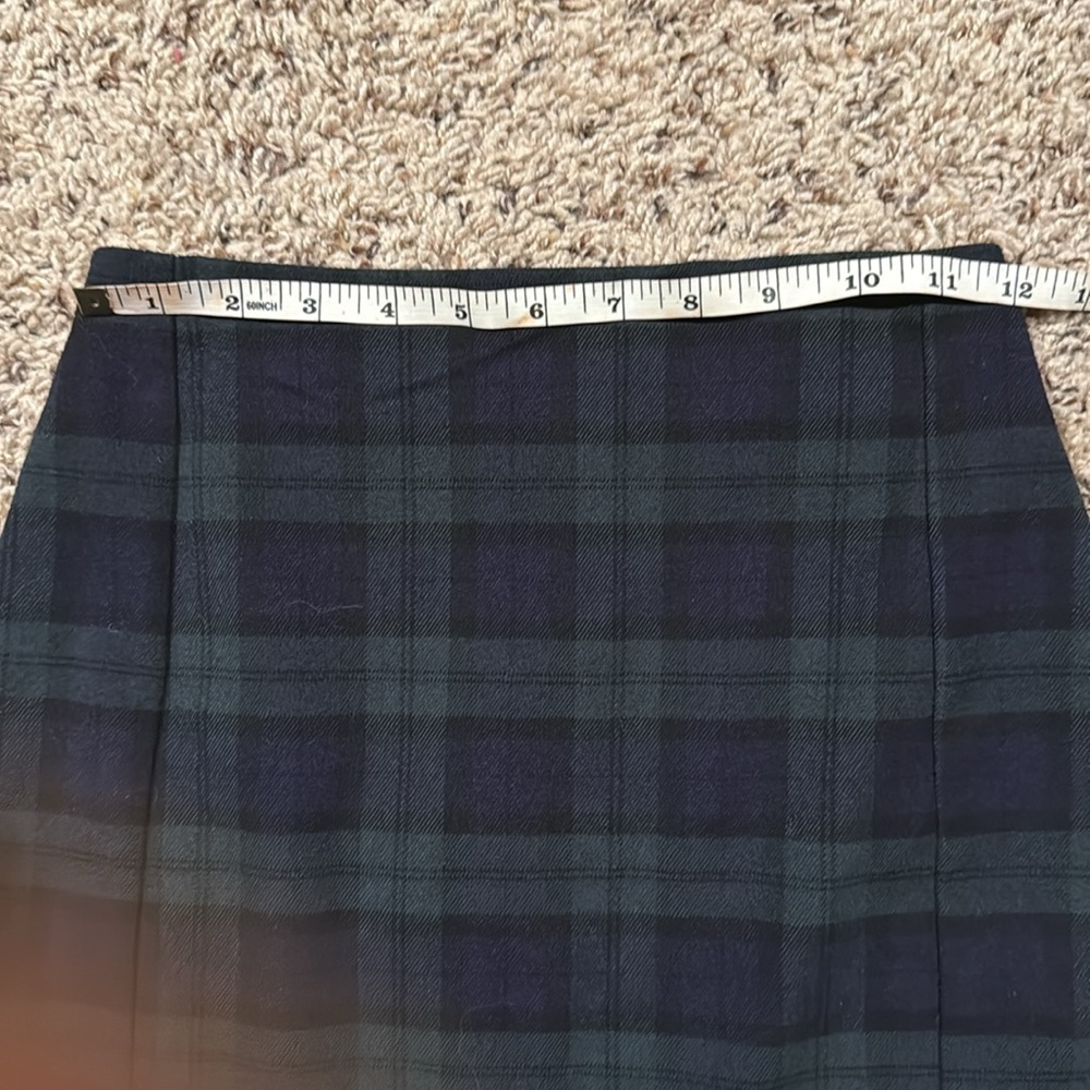Green and navy blue plaid skirt with two slits on front sides - Picture 4 of 5